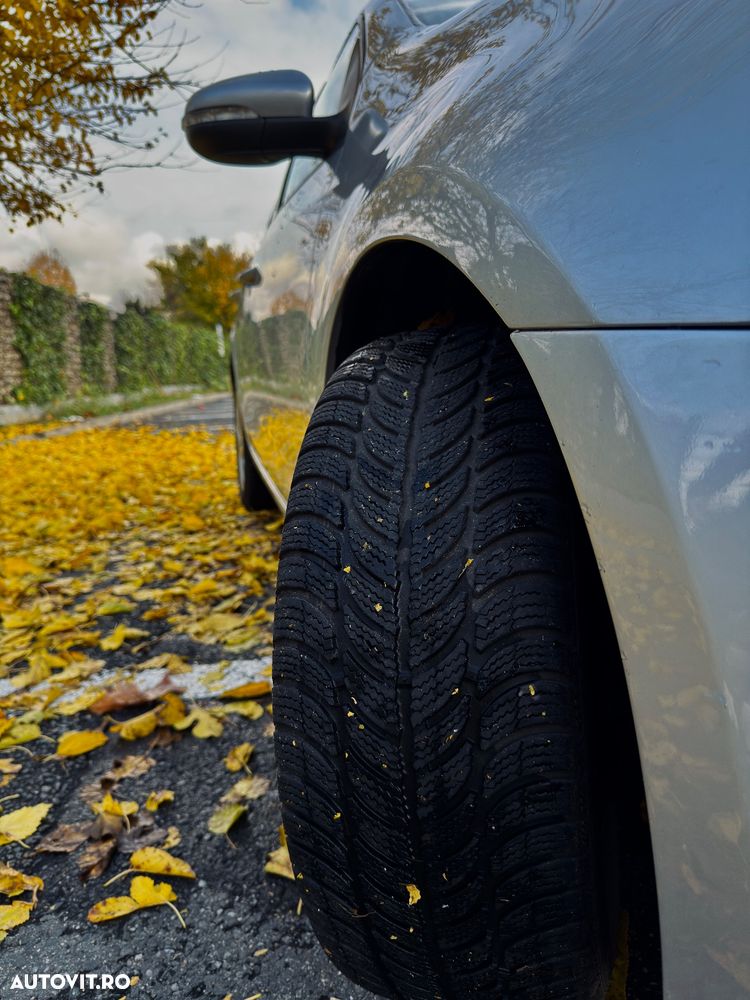 Volkswagen Golf 2.0 TDI Comfortline DSG - 11