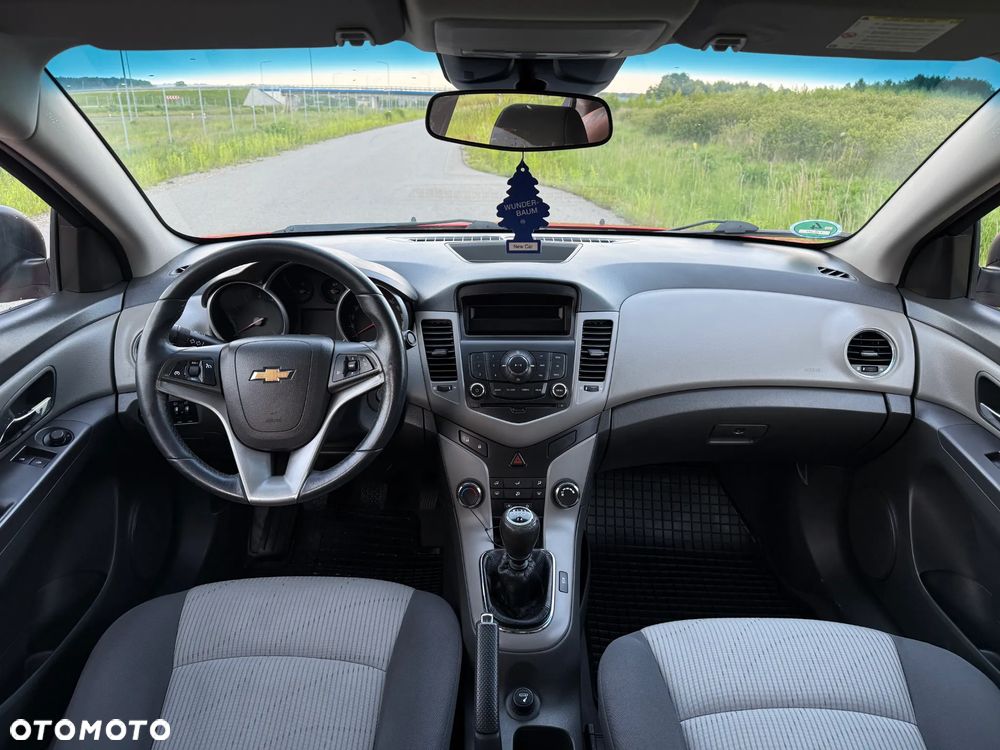 Chevrolet Cruze 1.6 LS - 15
