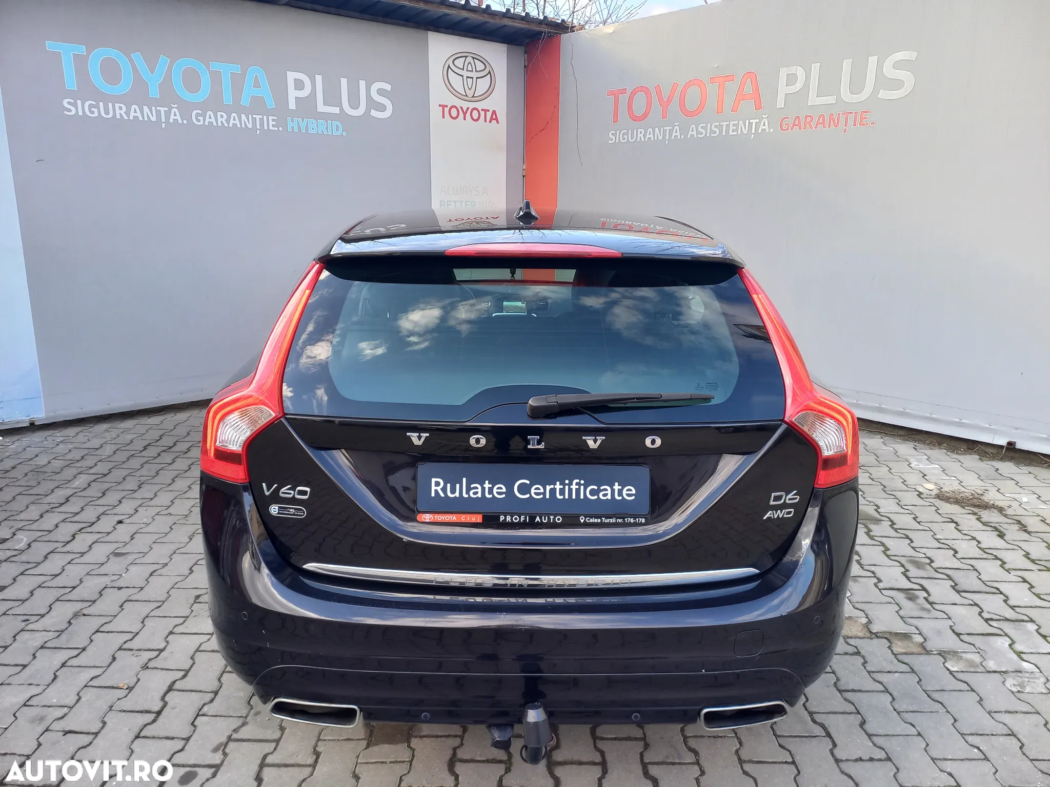 Volvo V60 D6 Plug-In-Hybrid AWD Geartronic Momentum - 4