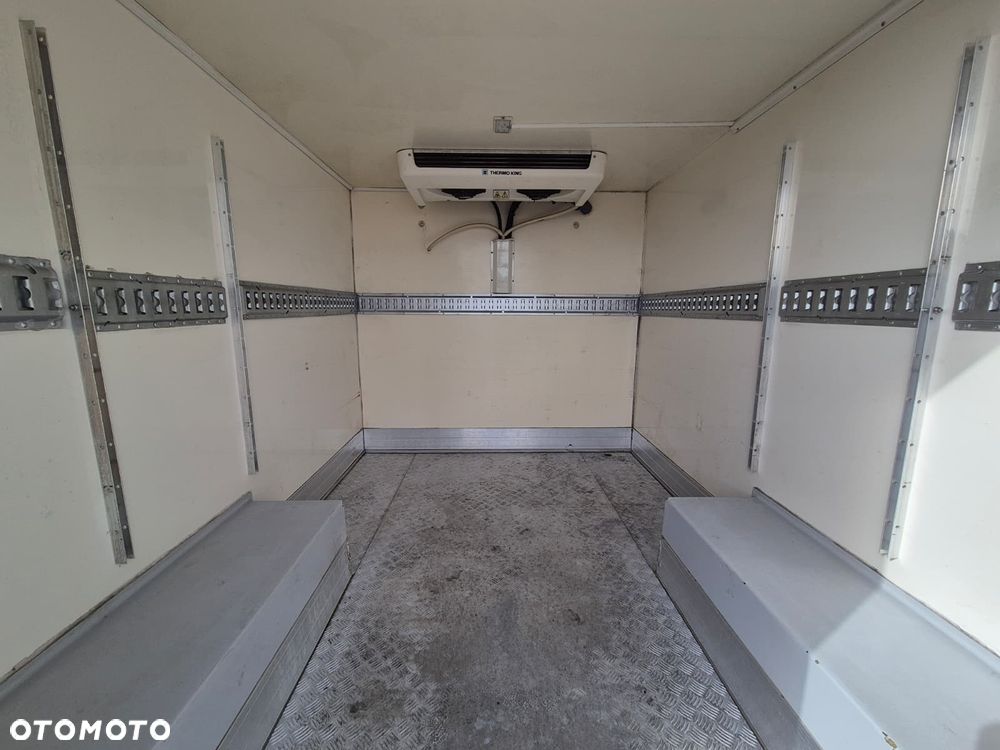 Renault Trafic 115KM / CHŁODNIA IZOTERMA / THERMO KING / PO SERWISACH / GOTOWY DO PRACY / WTYCZKA ZEWNĘTRZNA / 3 MIEJSCA / BEZWYPADKOWY - 26