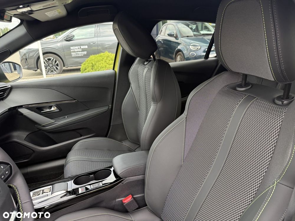 Peugeot 208 1.2 mHEV GT - 12