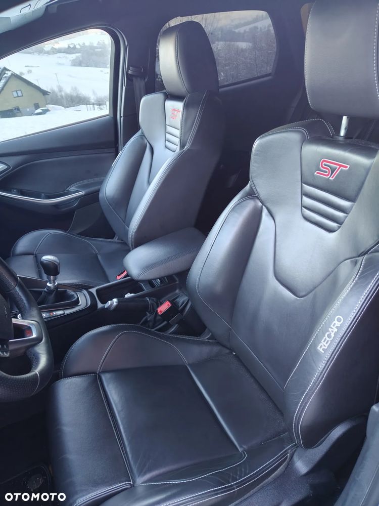 Ford Focus 2.0 EcoBoost ST - 10
