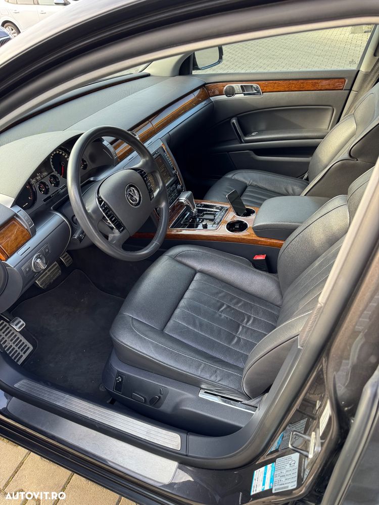 Volkswagen Phaeton - 17