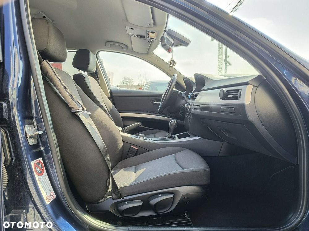 BMW Seria 3 318i - 16