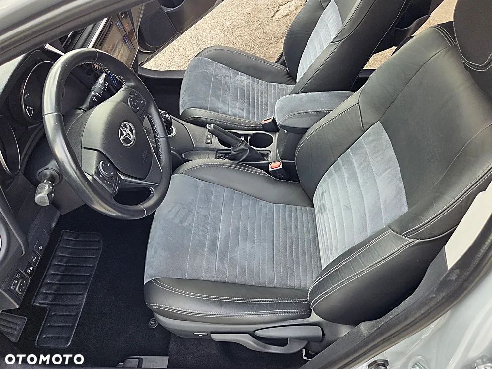 Toyota Auris - 22