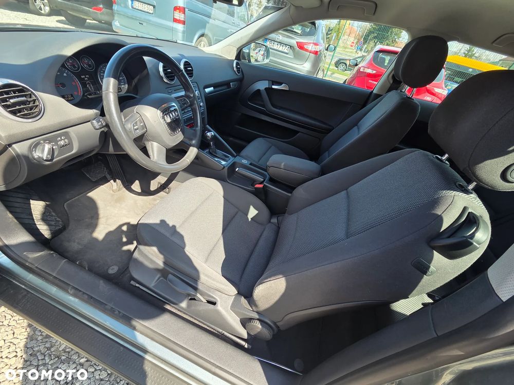 Audi A3 3-drzwiowe 2.0 TDI DPF Attraction S tronic - 8