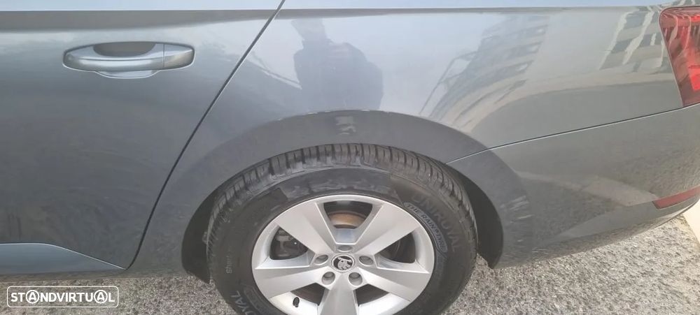 Skoda Superb Break 1.6 TDI Ambition DSG - 6