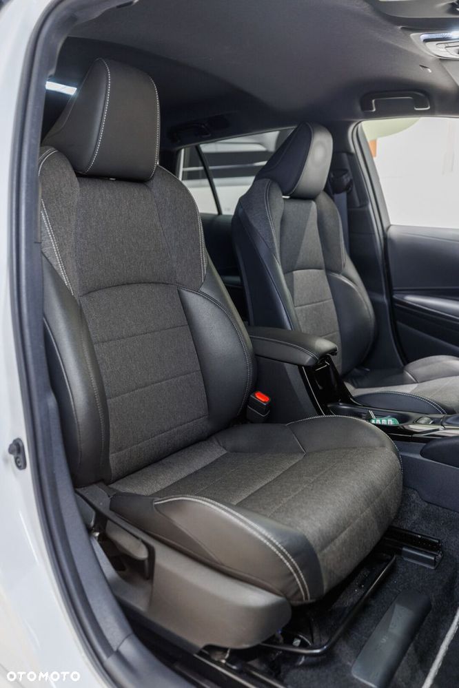 Toyota Corolla 1.8 Hybrid Style - 30