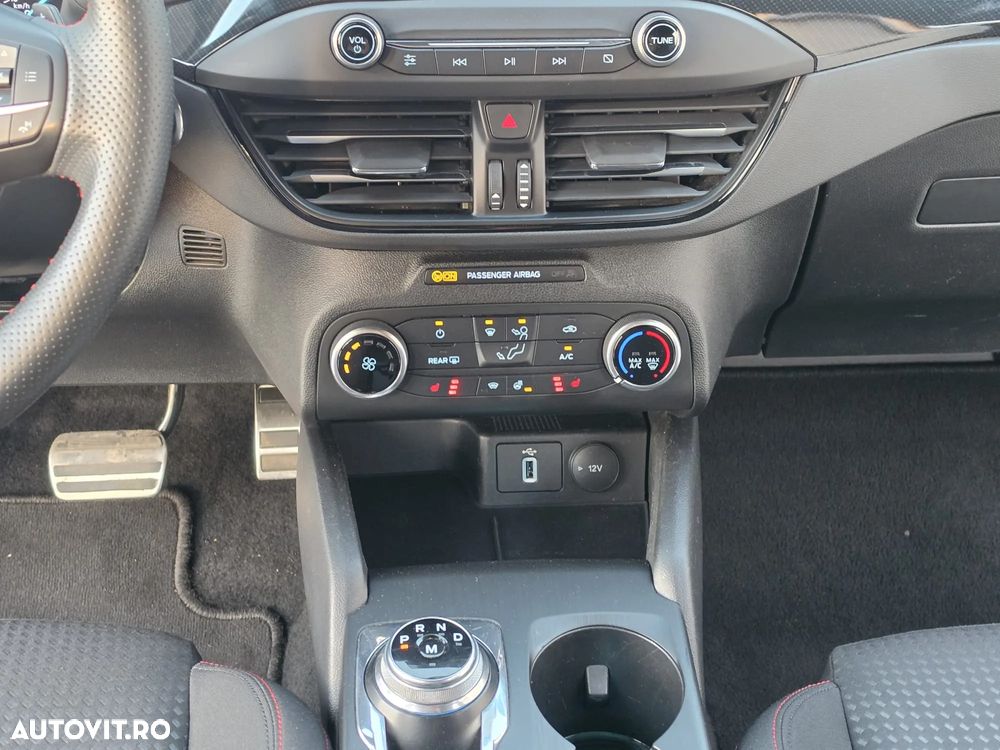 Ford Focus 1.5 EcoBoost ST-Line - 25