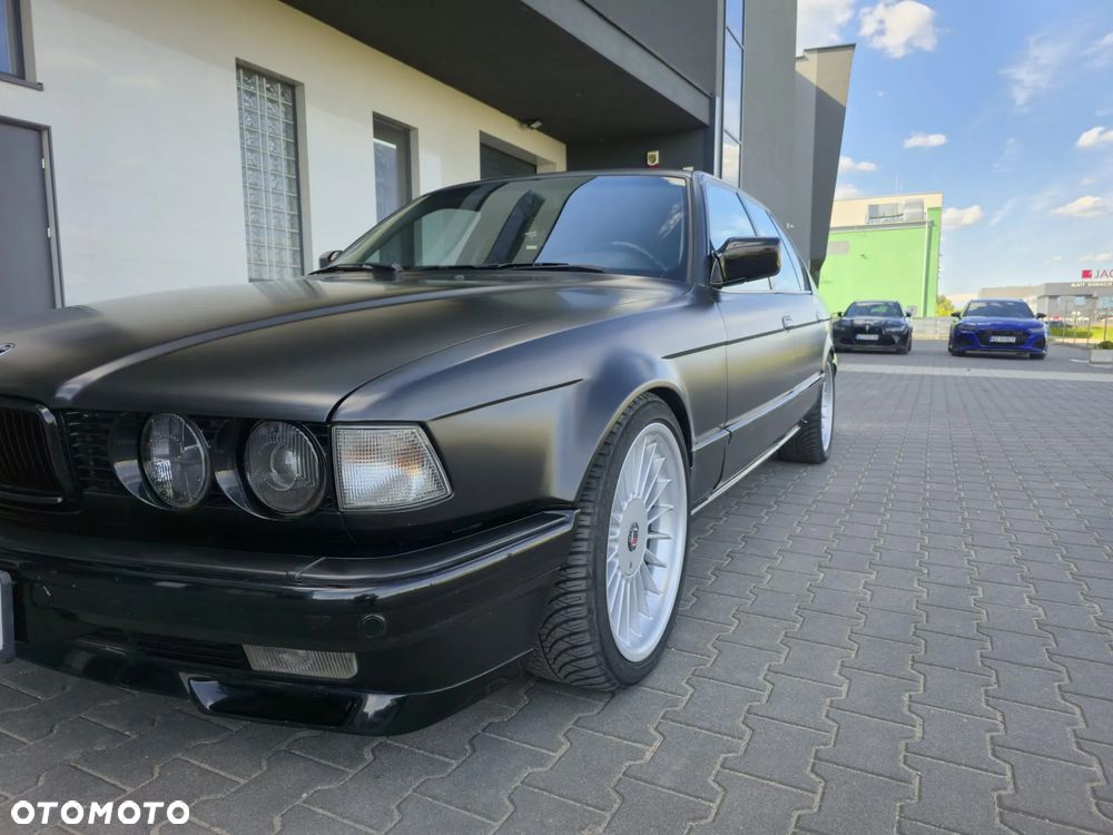 BMW Seria 7 740i V8 - 1