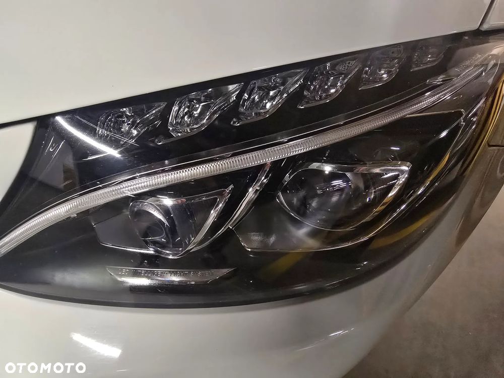 Mercedes-Benz Klasa C 400 4-Matic 7G-TRONIC - 11