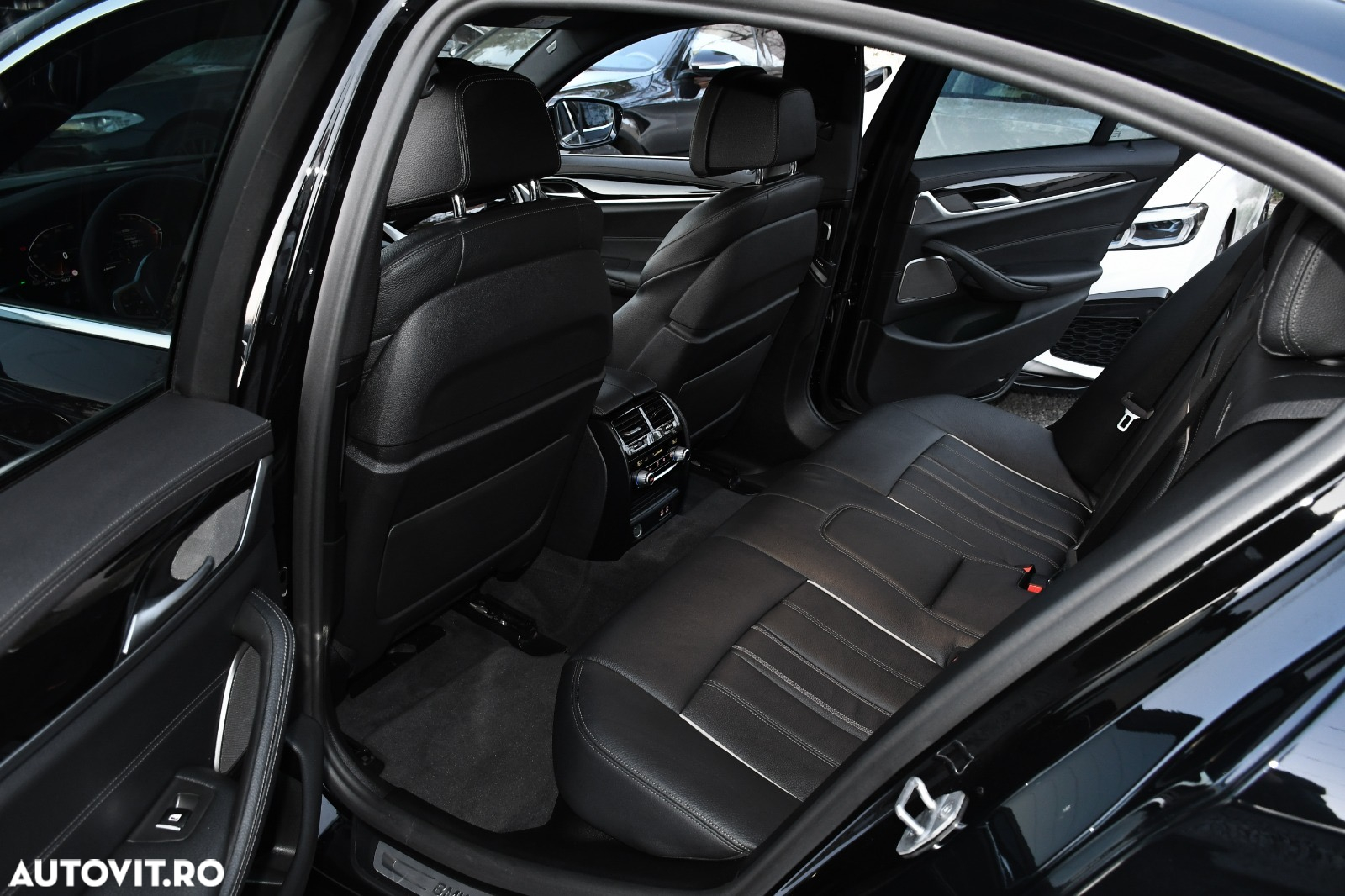 BMW Seria 5 540d xDrive AT MHEV - 13