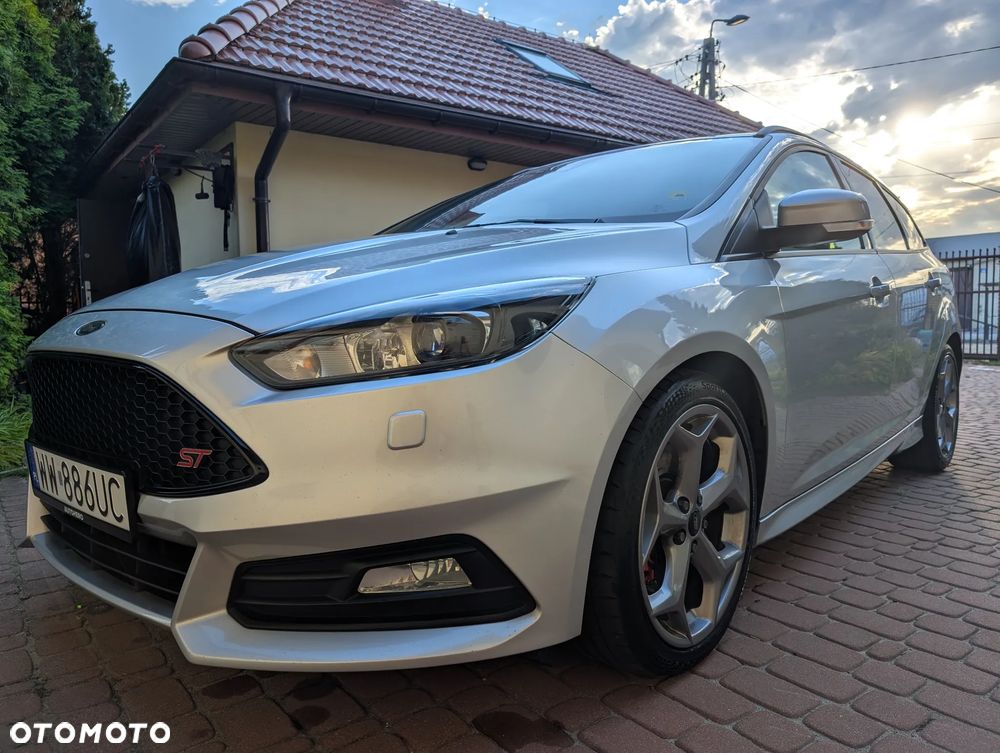 Ford Focus 2.0 EcoBoost ST - 10