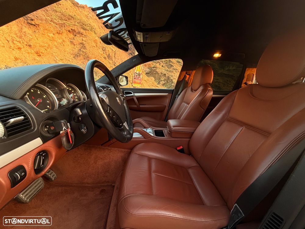 Porsche Cayenne Turbo - 42