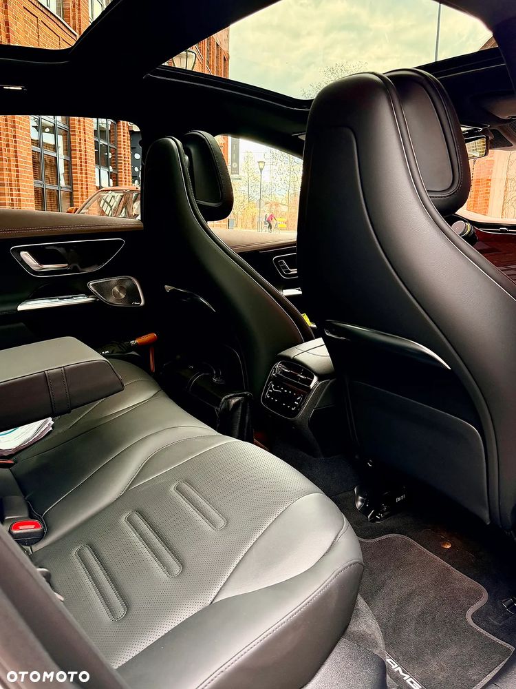 Mercedes-Benz EQE AMG 43 4Matic - 17