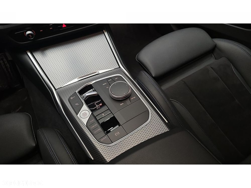 BMW Seria 3 320d xDrive Sport - 22