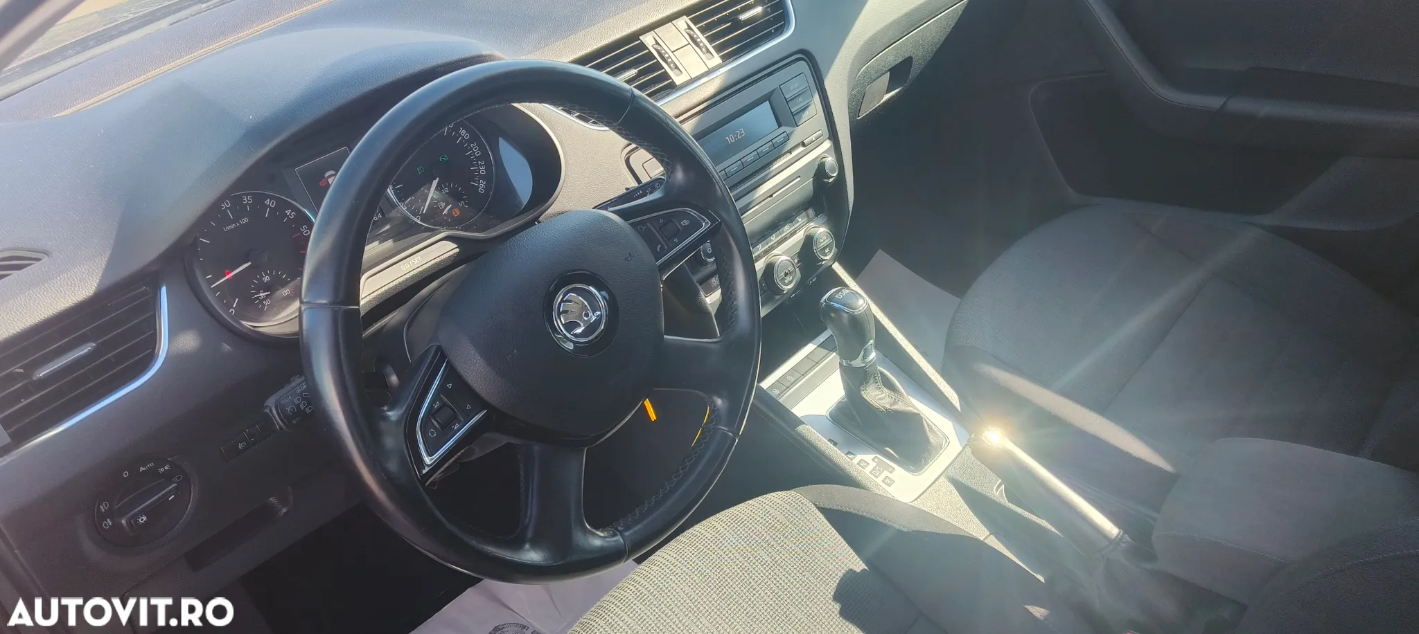 Skoda Octavia 1.6 TDI DSG Style - 9