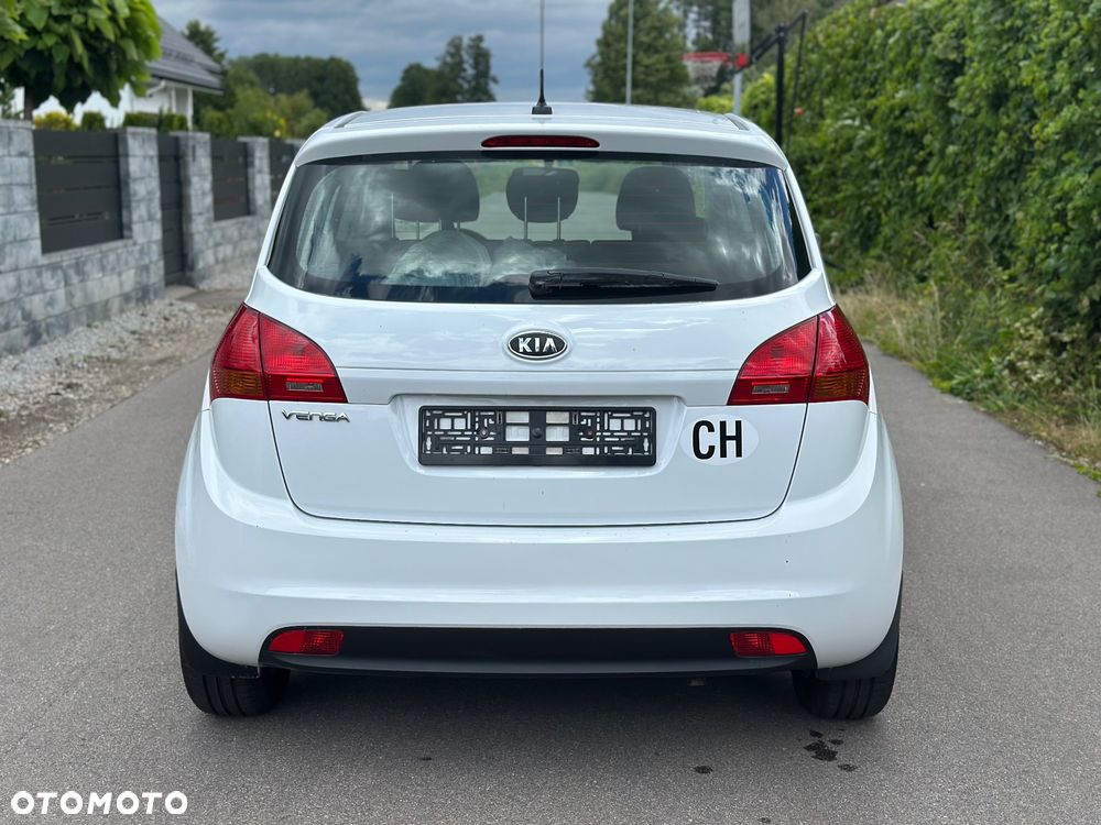 Kia Venga - 13