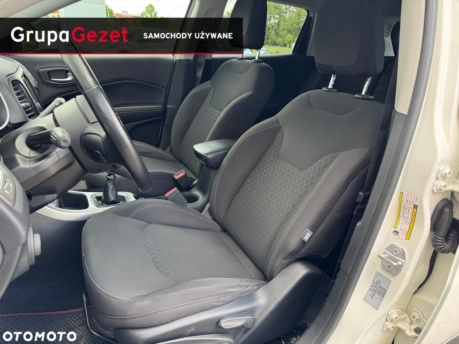 Jeep Compass - 10
