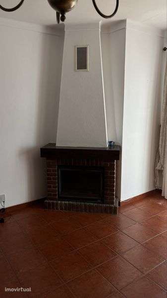 Moradia t4 com cave R/C 1 andar - Grande imagem: 2/8