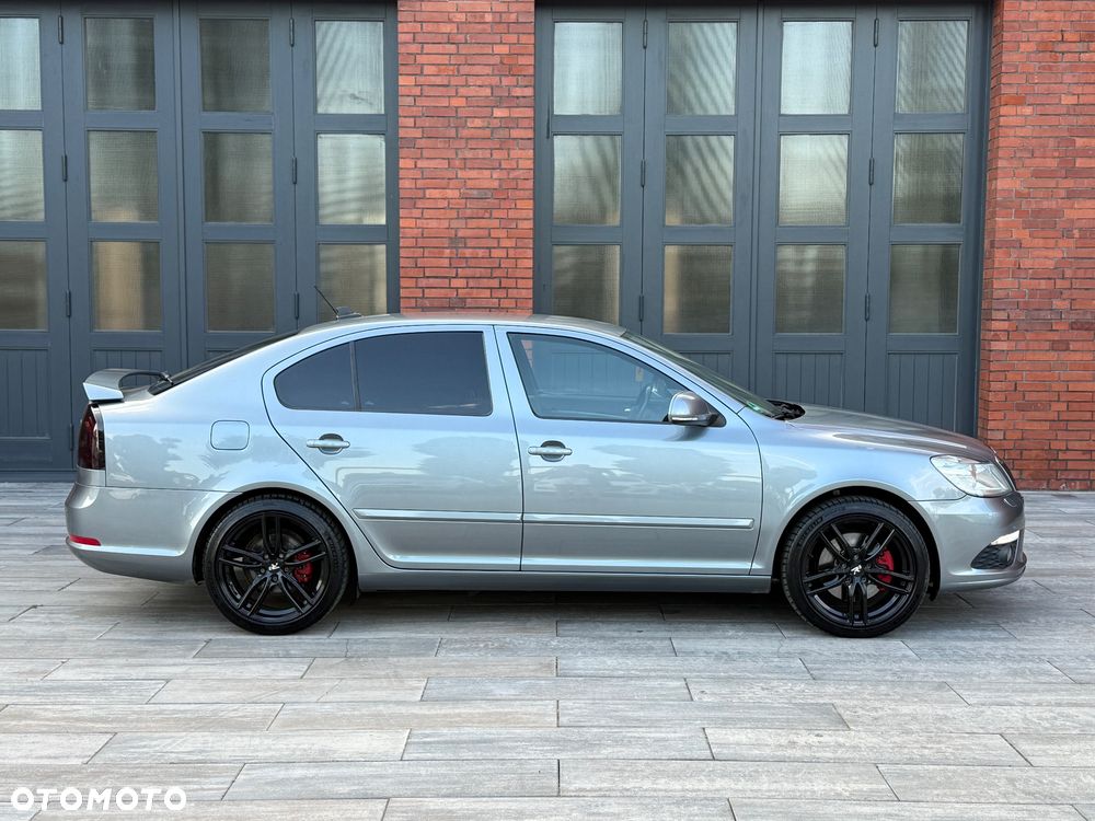 Skoda Octavia 2.0 TDI CR DPF DSG RS - 8