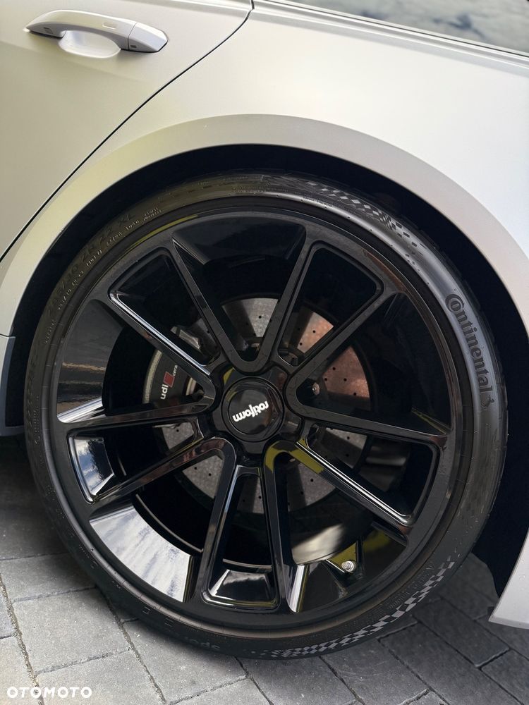 Audi RS6 Avant - 10