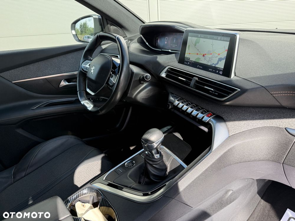 Peugeot 3008 PureTech 130 Stop & Start GPF Allure Pack - 2