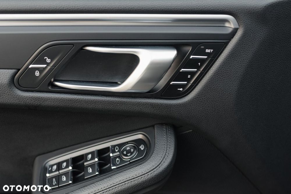 Porsche Macan - 29