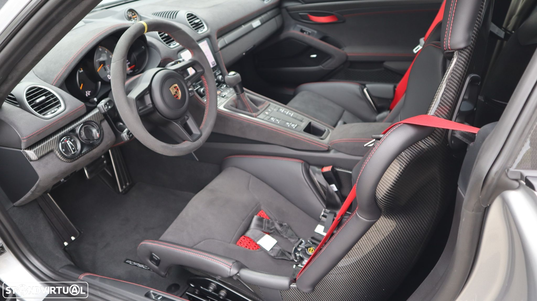 Porsche 718 Cayman GT4 RS - 18