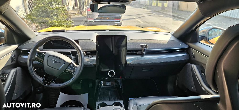 Ford Mustang Mach-E AWD GT - 15