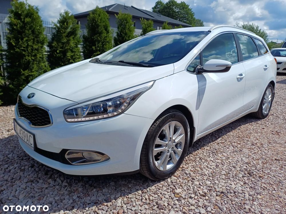 Kia Ceed 1.6 CRDi 128 Dream Team Edition - 17