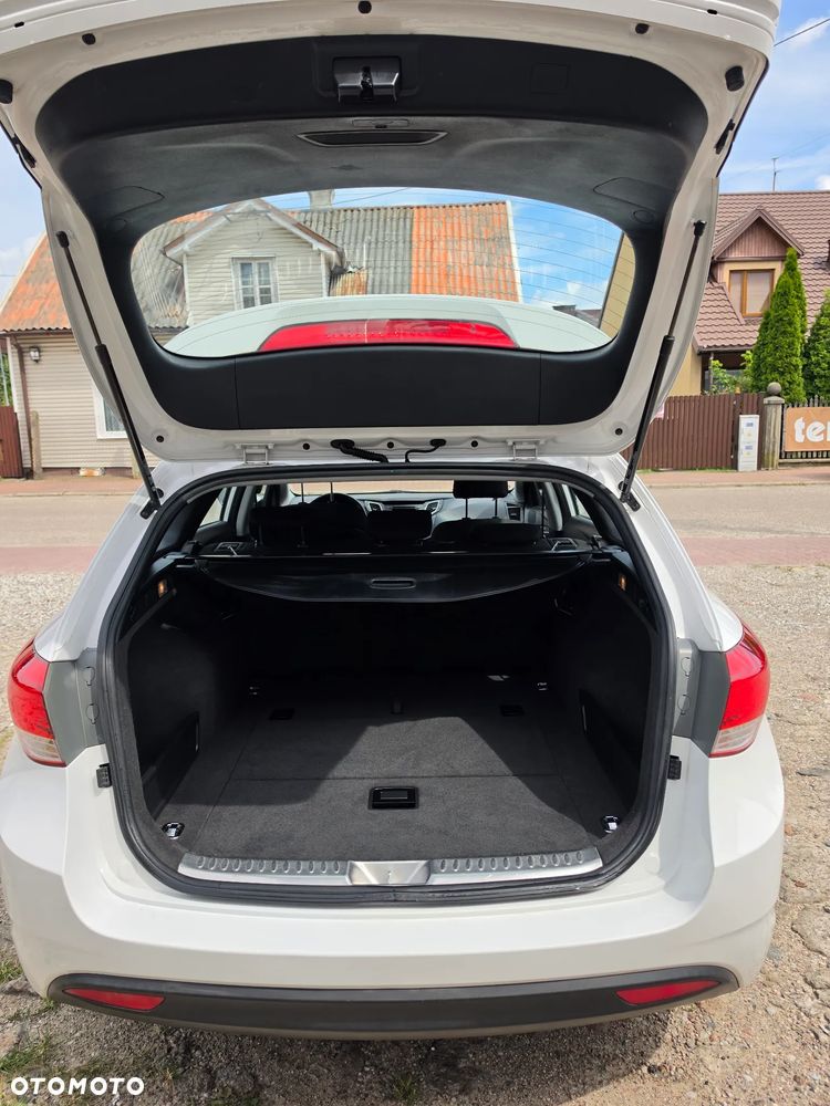 Hyundai i40 Kombi blue 1.6 Classic - 30