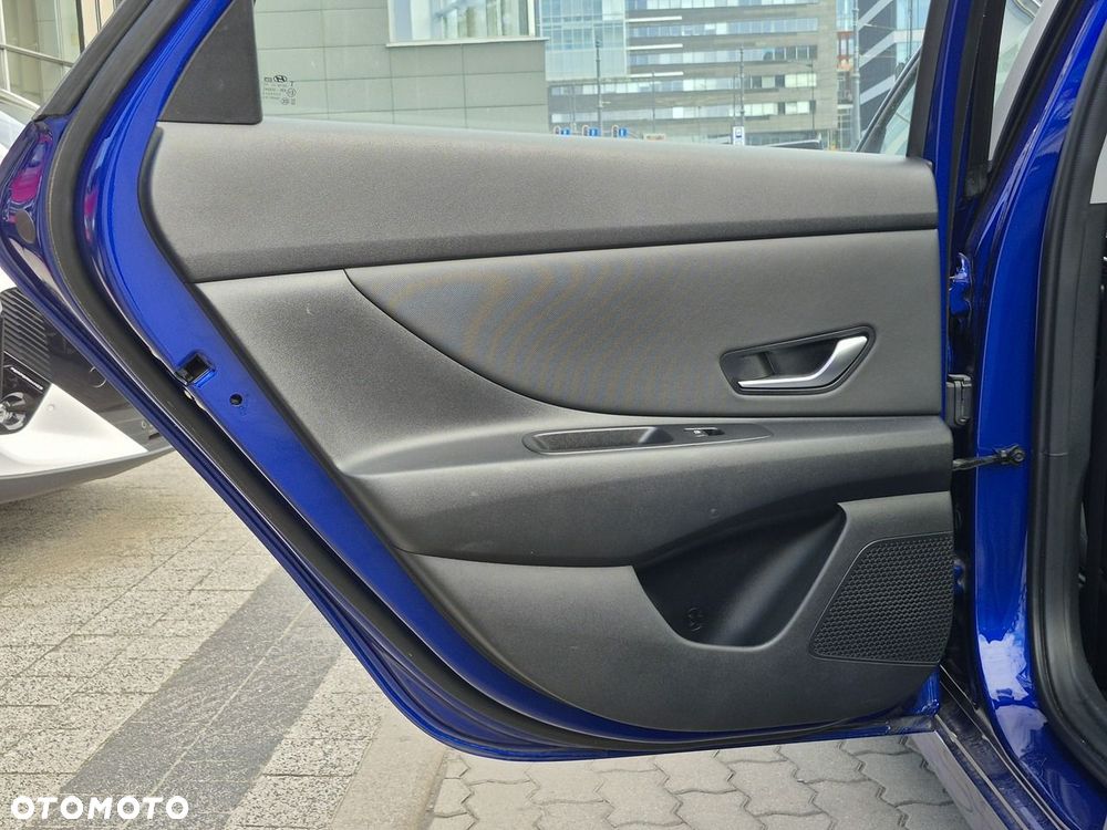 Hyundai Elantra - 14