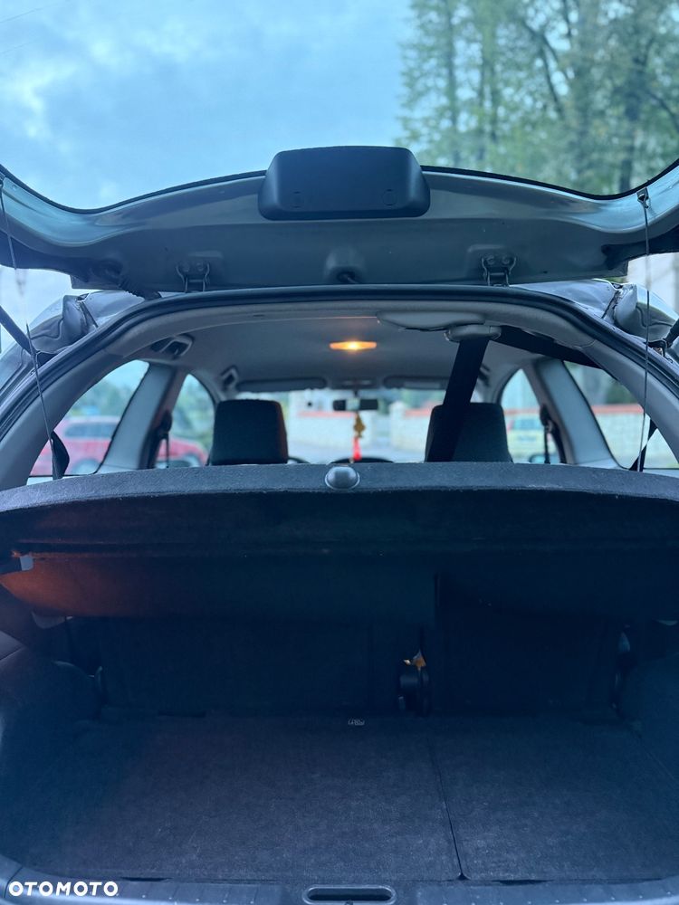 Toyota Yaris 1.0 Luna A/C - 12