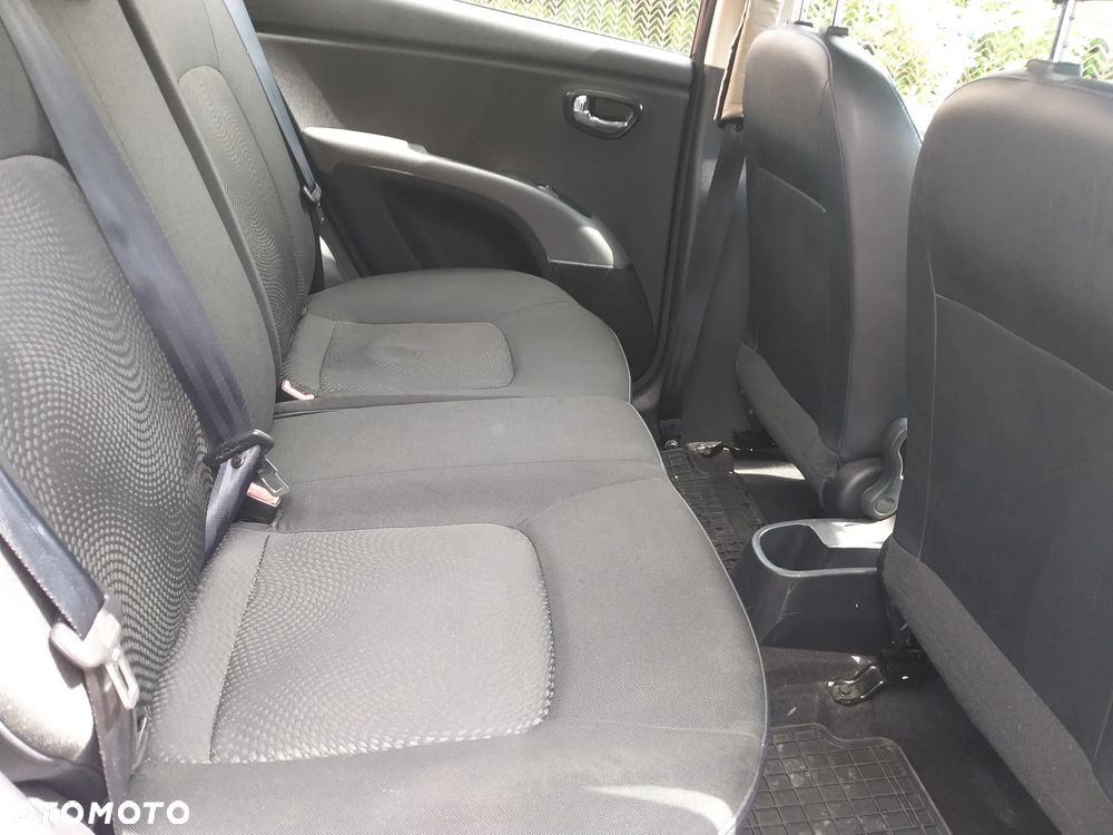 Hyundai i10 - 12
