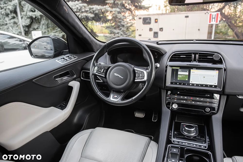 Jaguar F-Pace 3.0 TDV6 AWD First Edition - 16