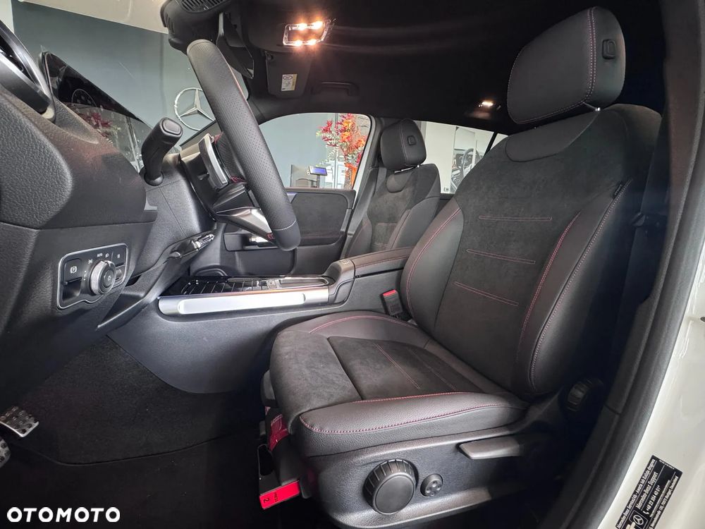 Mercedes-Benz GLB 200 AMG Line 7G-DCT - 4