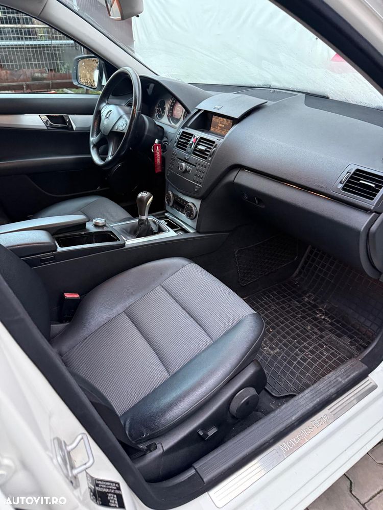 Mercedes-Benz C 200 Avantgarde Edition - 32
