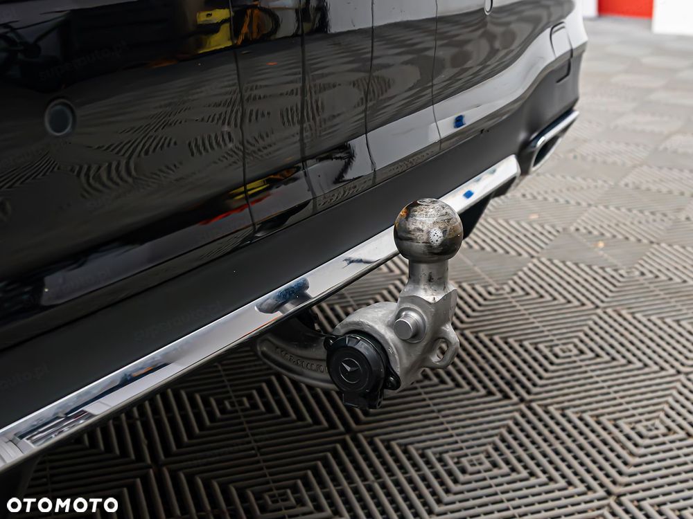 Mercedes-Benz Klasa E 220 d 4-Matic - 33