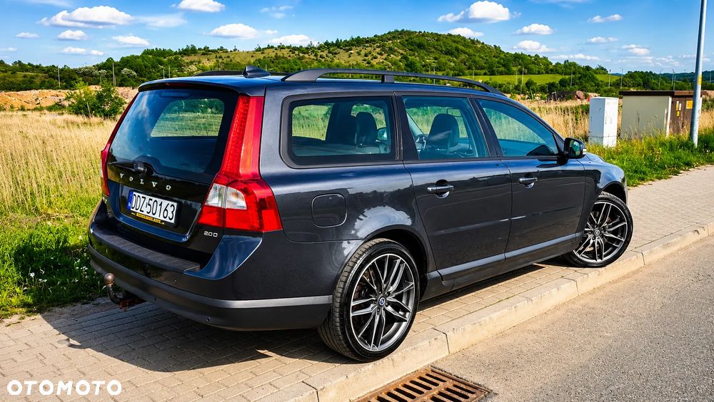 Volvo V70 2.0D Momentum - 4