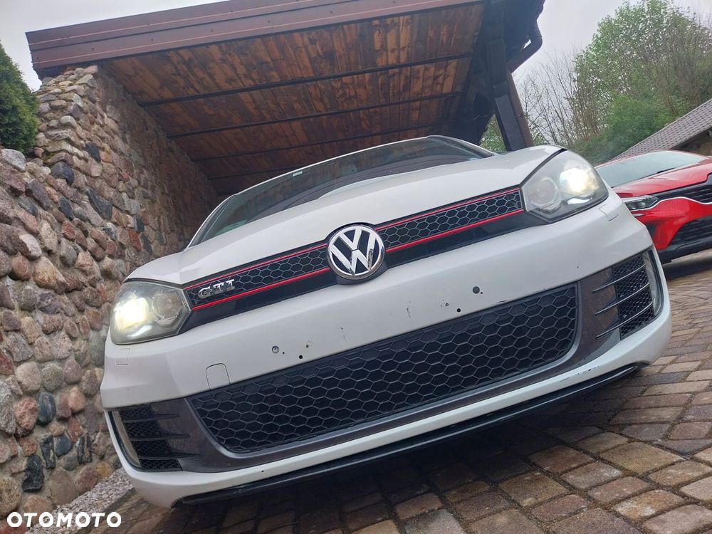 Volkswagen Golf - 10