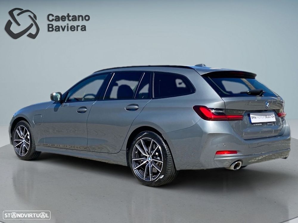 BMW 330 e Touring Auto - 29