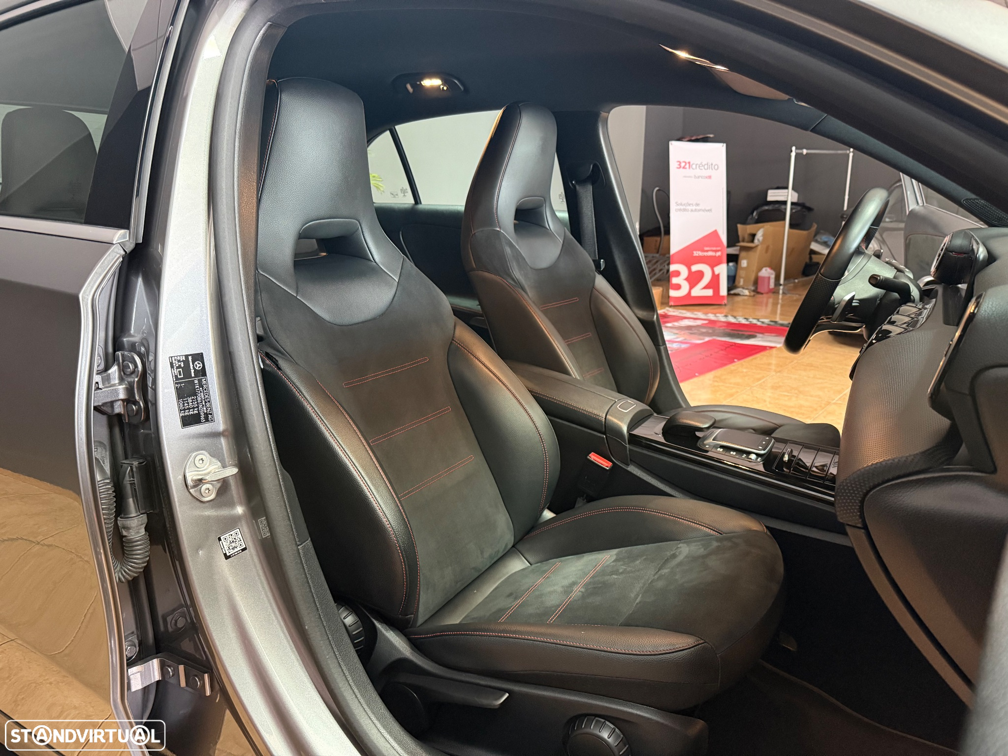 Mercedes-Benz A 250 e AMG Line - 16