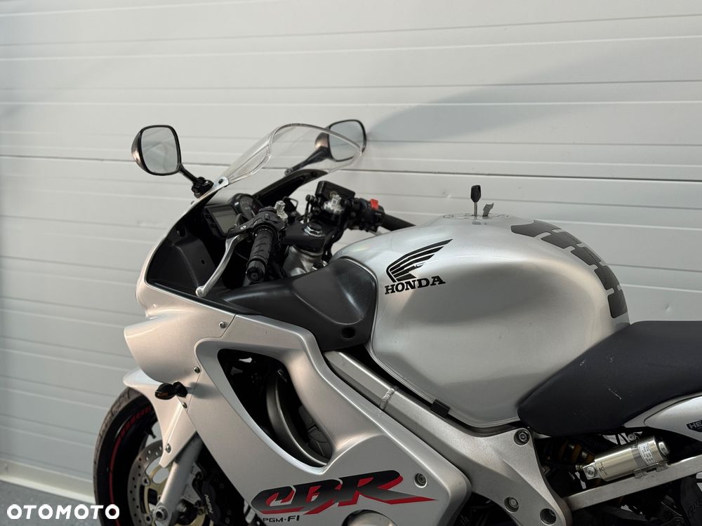Honda CBR - 19