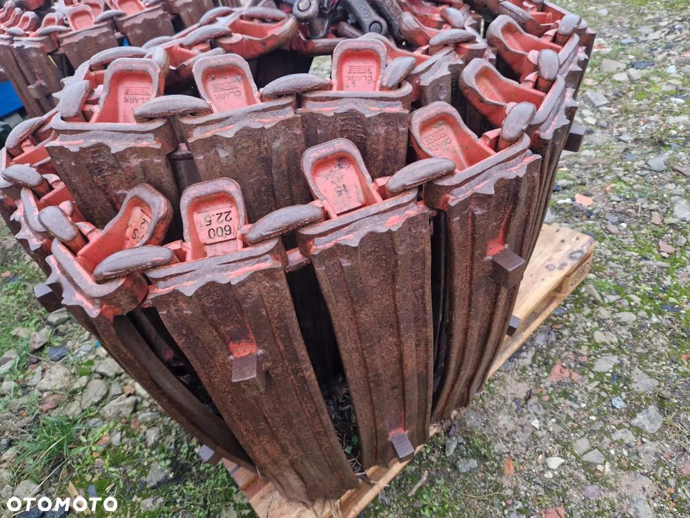 Gąsienice Clark TRS L2 600 22,5 - 8