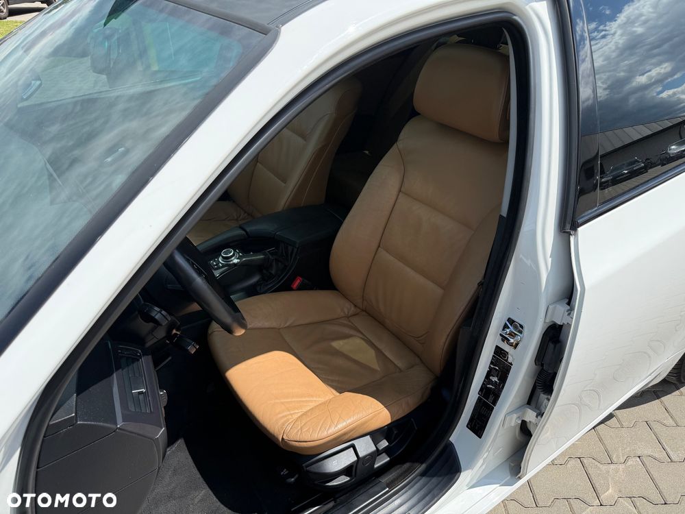BMW Seria 5 520i Edition Exclusive - 22