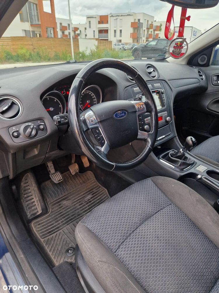 Ford Mondeo 2.0 TDCi Ghia - 12
