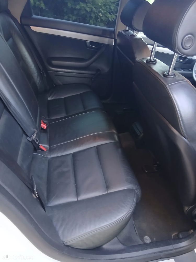 Audi A4 Avant 2.0 TDI - 10