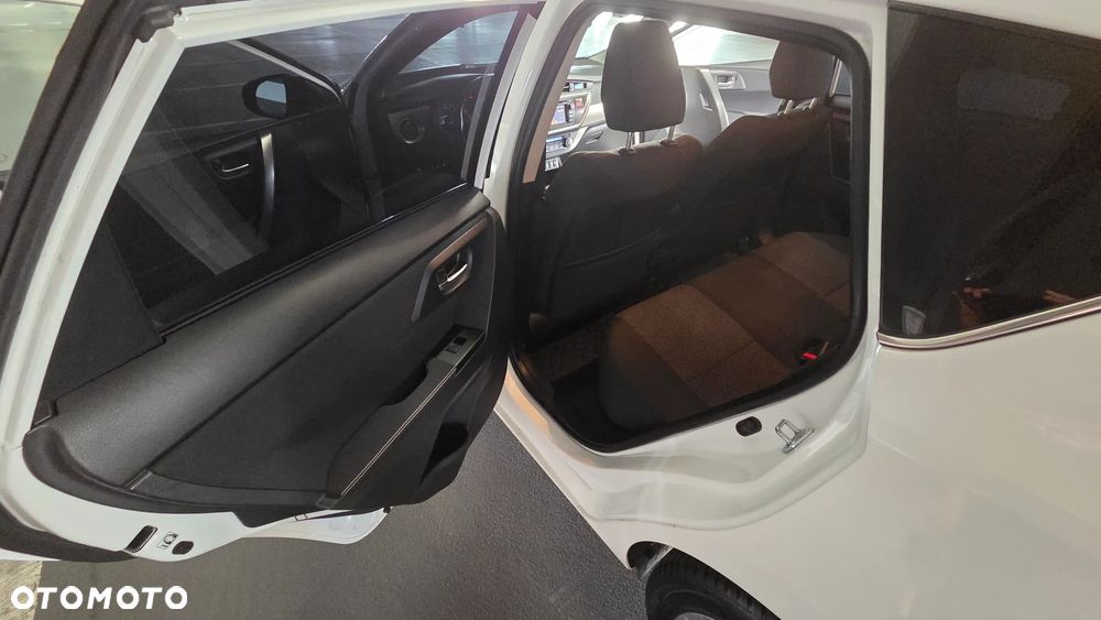 Toyota Auris 1.6 Premium + - 25