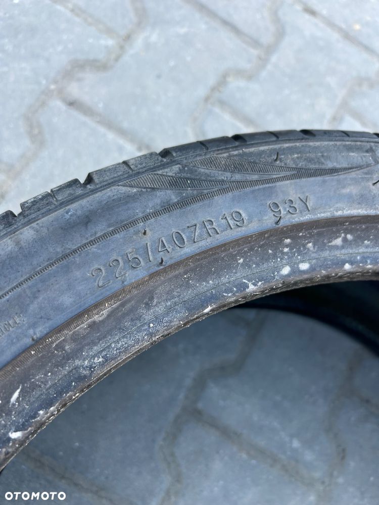 Opony 225 40 R19 kumho letnie komplet 7 mm - 10